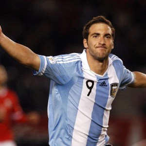 九游游戏-摩托GP选手法比奥·夸塔拉罗赢得2024年世界冠军，法比奥 夸塔拉罗