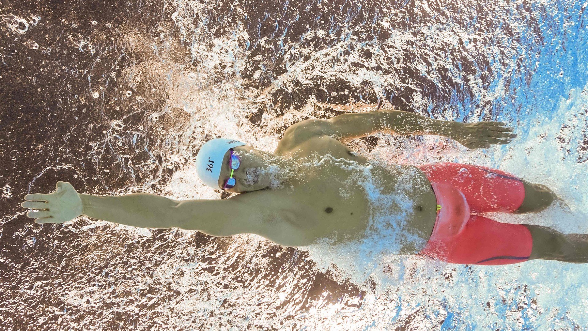 湖北队在比赛中表现非常出色，获得胜利，湖北队cba